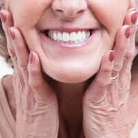 Prótesis dentales asequibles: México vs. EE. UU.: Guía de costos, calidad y cuidados